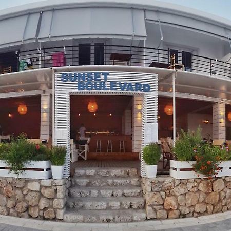 كيبارو Sunset Boulevard Rooms المظهر الخارجي الصورة