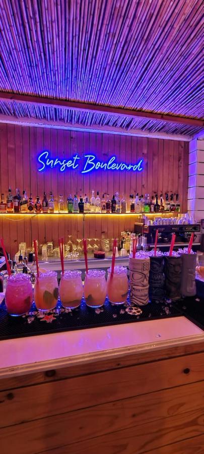 كيبارو Sunset Boulevard Rooms المظهر الخارجي الصورة